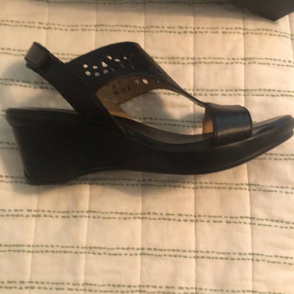 Naturalized Leather sandals with wedge heel